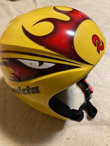 Lyziarska prilba invicta, s