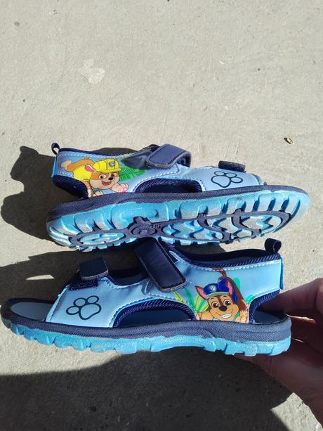 Sandálky, sinsay,33