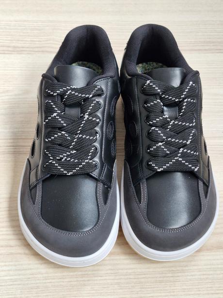 Barebarics fusion - black & white 44 x353, be lenka,44