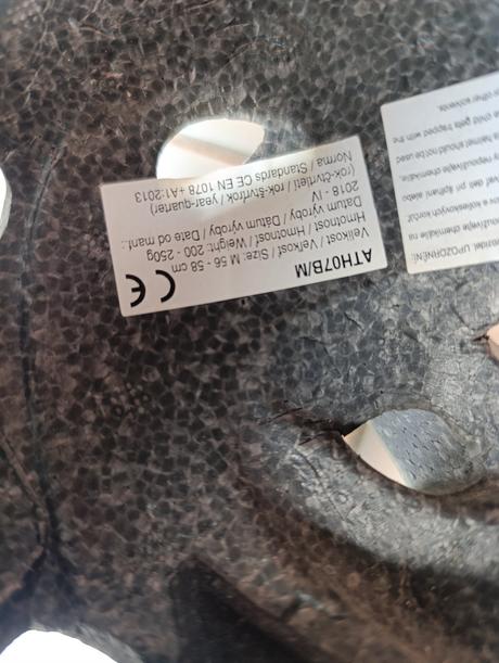 Prilba na bicykel r2 bondy, m