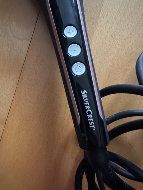 Teplovzdušná kefa na vlas,