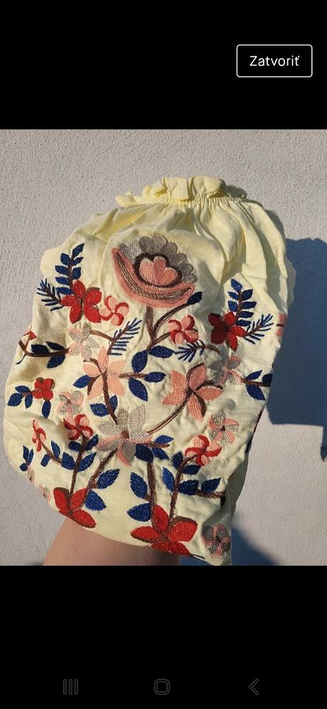 Šaty s folk potlačou, 