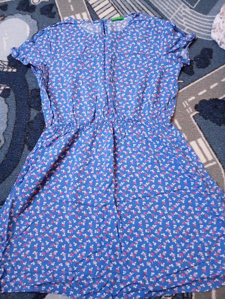 Krásne šatky, benetton,140