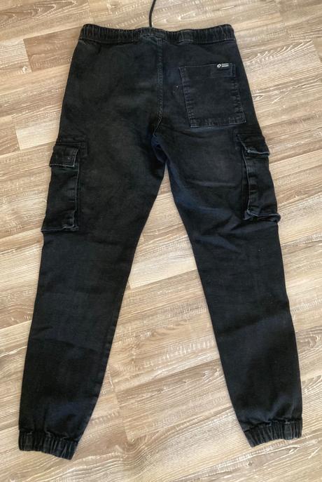 Cargo kapsáčové čierne nohavice cropp w30 /l 32, 32