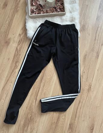 Športové nohavice, 152