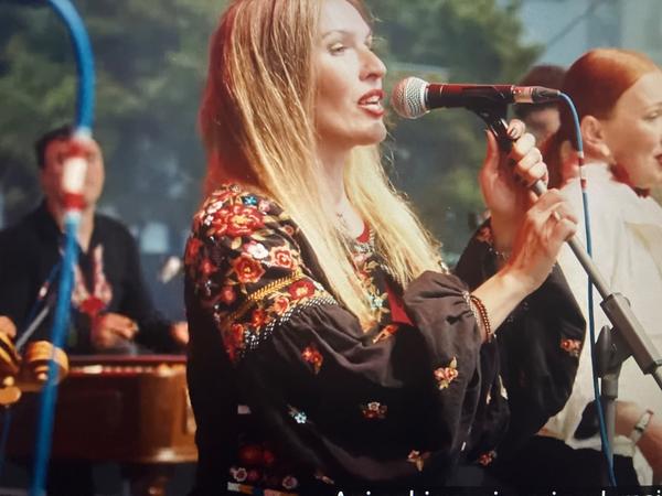 Kde kúpiť vyšívané sako ako speváčka z Hrdze?