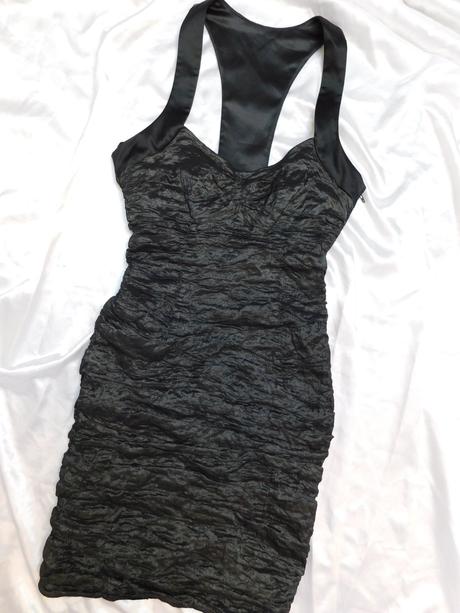 Luxusne slavnostne strečove šaty,čiernej farby s d, 38