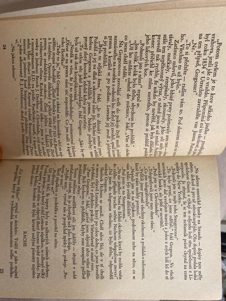 Kniha- studie v šarlatové, 