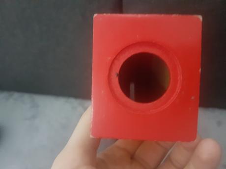 Mala drevená pokladnička-krtko,