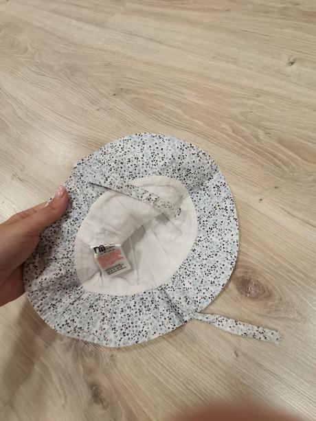 Dievčenský klobúčik, 74