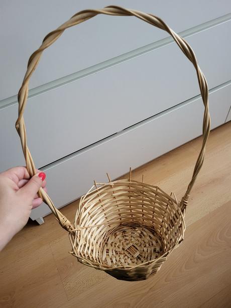 Umelé kvety+košík +vtáčik, 