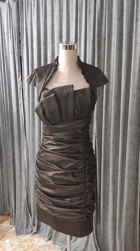 Spoločenské šaty, 40