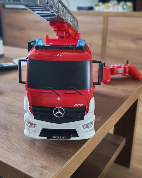 Hasičské auto na ovládanie,