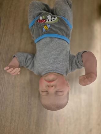 Babika co vyzera ako zivy chlapcek, 