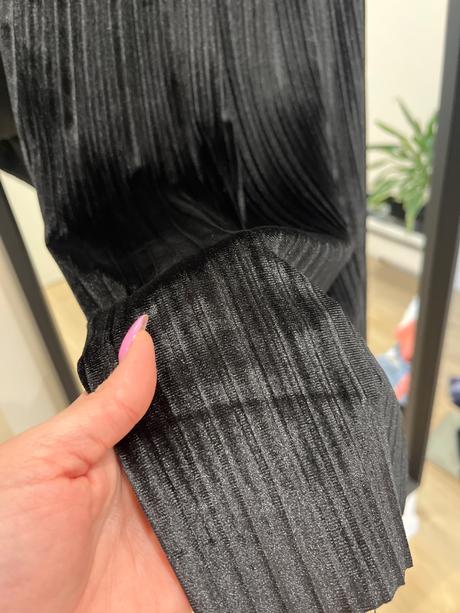 Čierna zamatová sukňa, xs