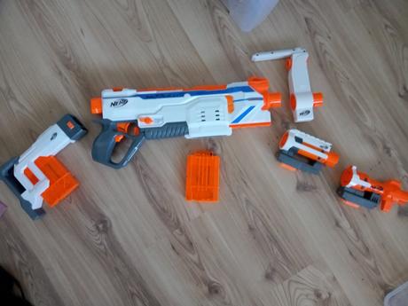 Pištoľ s nábojomi, 