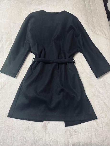 Nádherný kabát s aplikáciami a kratšími rukávmi, l / m