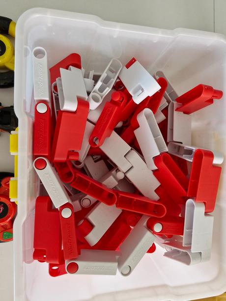 Autá na ovládanie + dráha, 