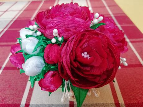 Pivonky a púčiky v aranžmáne, 