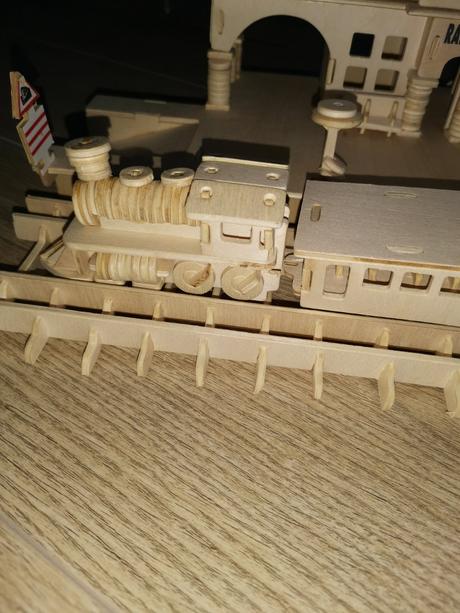 Drevená vlakova stanica., 