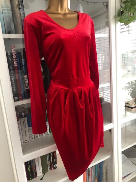 Červené zamatové mini šaty, s