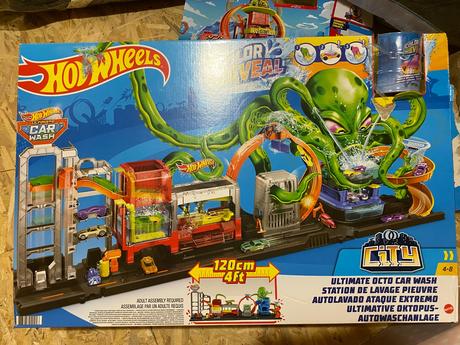 Hot wheels autoumyvarka utok chobotnice,