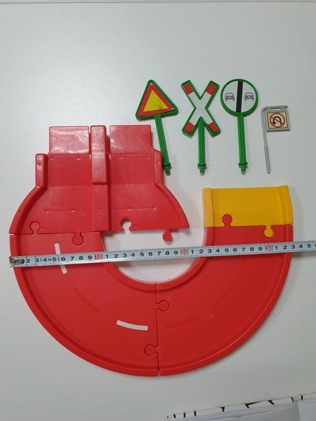 Autodráha s dopravnými značkami,