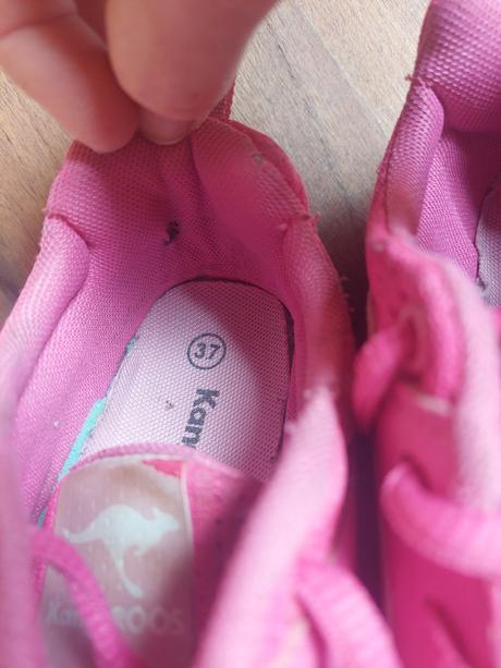 Tenisky, kangaroos,37