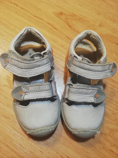 Pevné sandálky č. 24, kickers,24