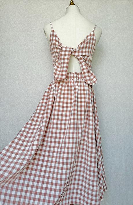 Šaty na leto na ramienka, s