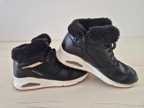 Dievcenske zateplene topanky sketchers, skechers,38