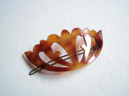 Hnedá ornamentálna spona do vlasov,