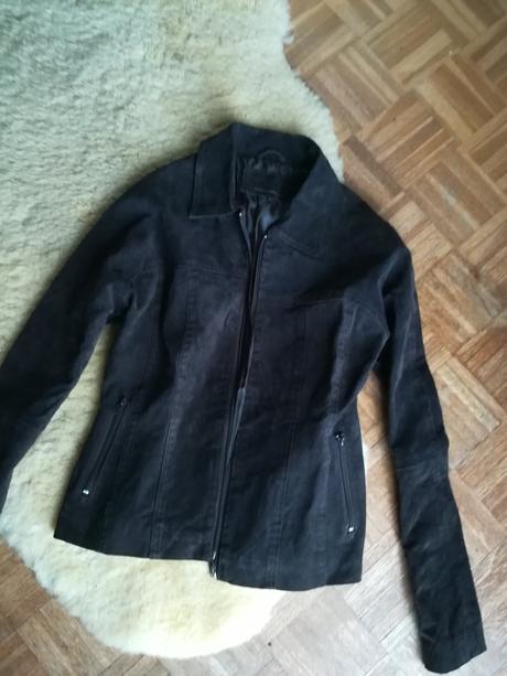 Jelenicová tmavohnedá bunda, 38