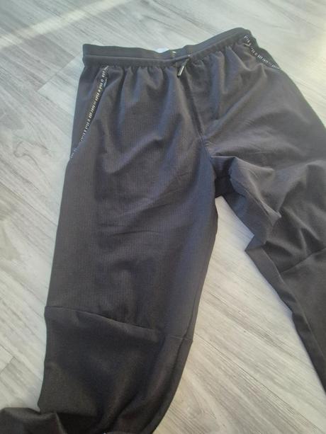Tepláky, zara,152