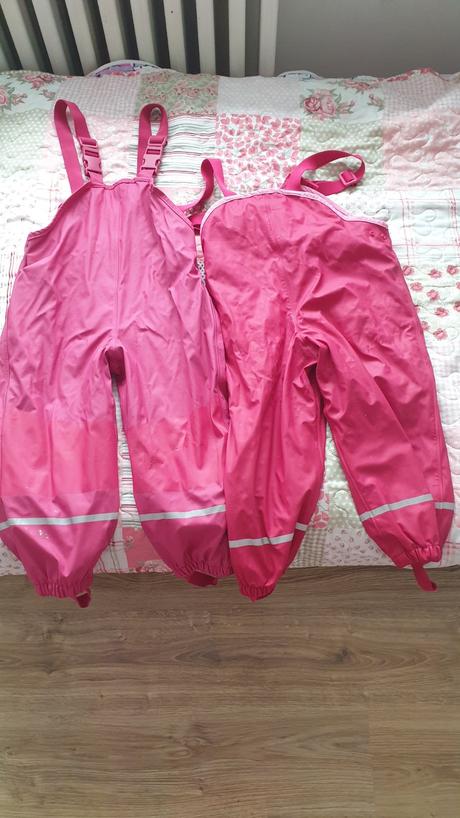 Nohavice do dažďa, 110