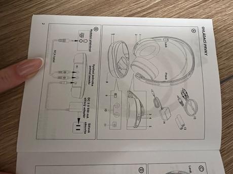 Slúchadlá akg k915 bezdrotove - nepoužite, 