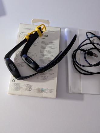 Fitbit ace 3 minions special edition,