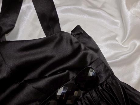 Kvalitne velmi pekne saty na slavnost, 36