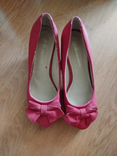 Červené lodičky, 37