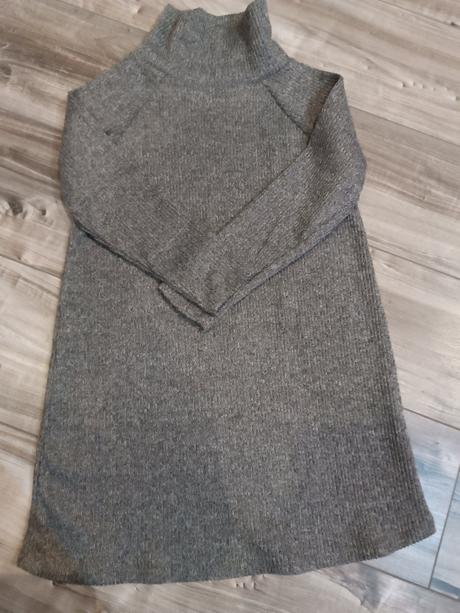 Svetríkove šaty, reserved,110