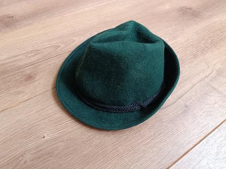 Polovnicky klobuk m,