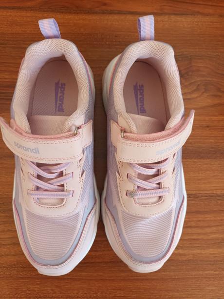 Dievčenské tenisky ccc, 32