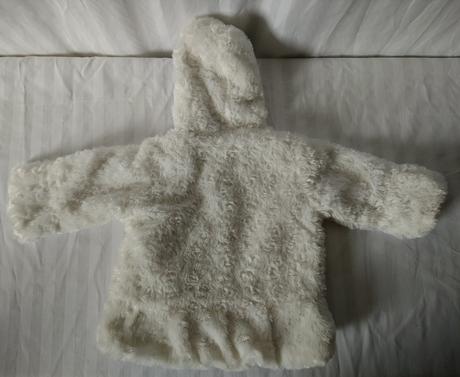 Biely "kožušinový" kabátik, city vane, 86