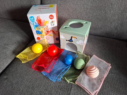 Vkladacia kocka s loptičkami, 