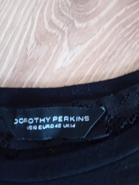 Svetrík s krajkovým chrbátom, 42