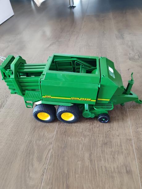 Balikovač john deere, 