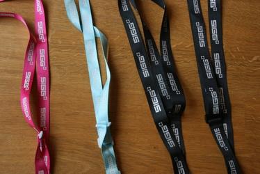 Popruhy sigg na nosenie flaše,