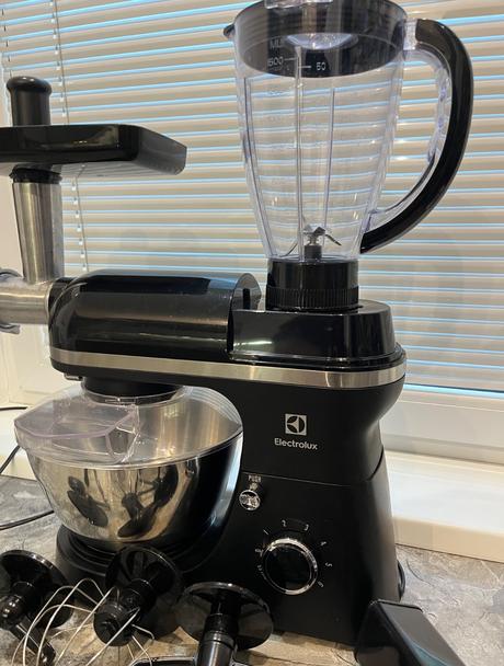 Electrolux ekm 3700 kuchynský robot, electrolux