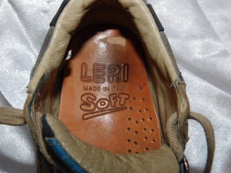 Kvalitne kožene topanky,na boku zips, 22