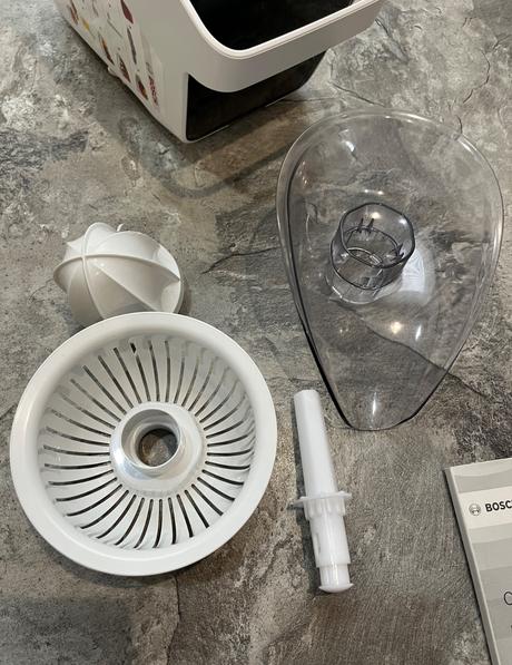 Mlynček na mäso bosch mfw3850b strúhač, odšťavovač, bosch